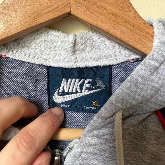 Vintage Nike Blue Tag Made in Taiwan Zip Up Jacket, size XL - Picture 12 of 12
